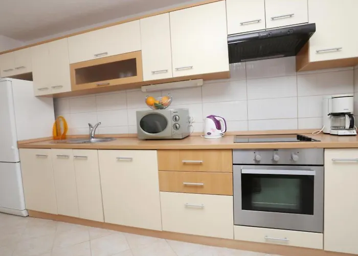 Antonio - Apartment Trogir