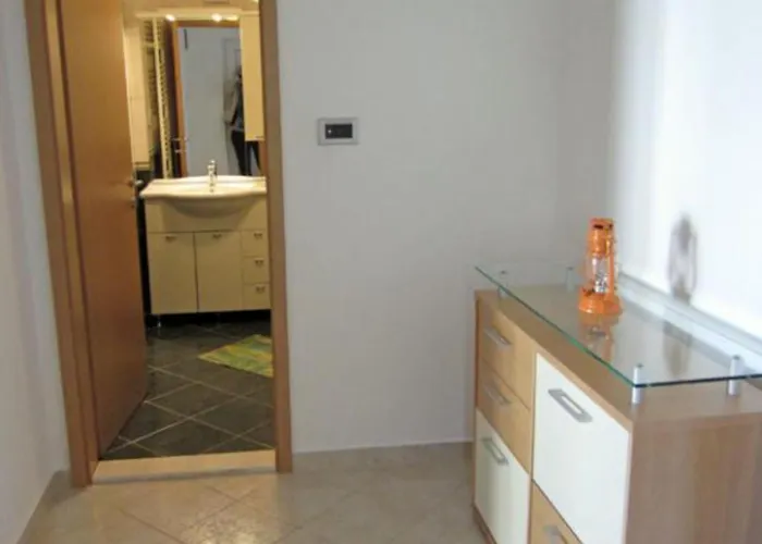 Antonio - Apartment Trogir